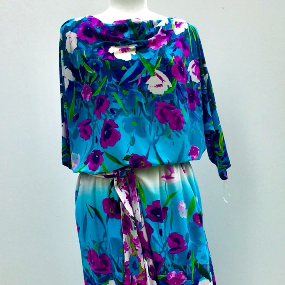 R & K ORIGINALS FLORAL BELTED DRESS with POCKETS